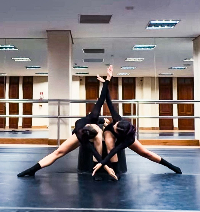 Coreografia "Reconvexo".