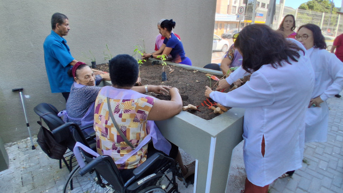 Vitória implanta novo Jardim Terapêutico no CRAI