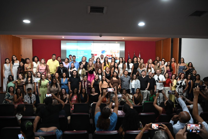 Posse dos novos 100 servidores da Educação