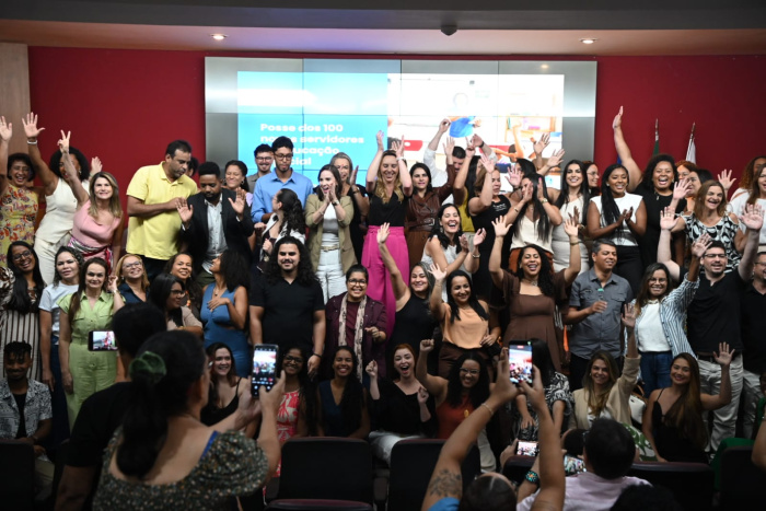 Posse dos novos 100 servidores da Educação