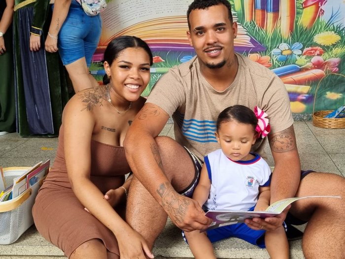 Projeto Pé de Livro une famílias e crianças no CMEI Ocarlina Nunes Andrade