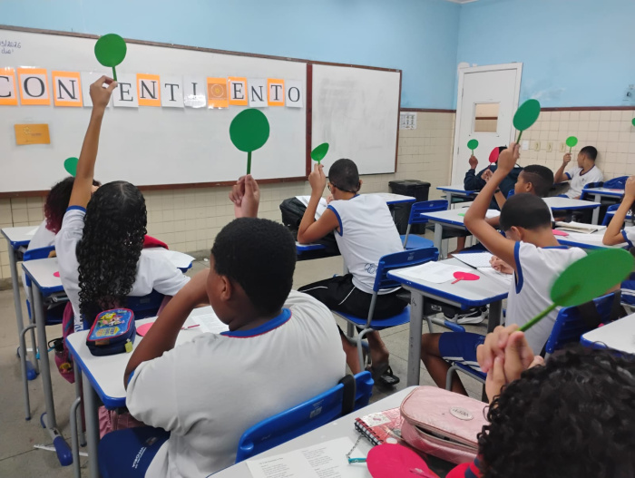 Escolas da rede municipal realizam atividades do Maio Laranja