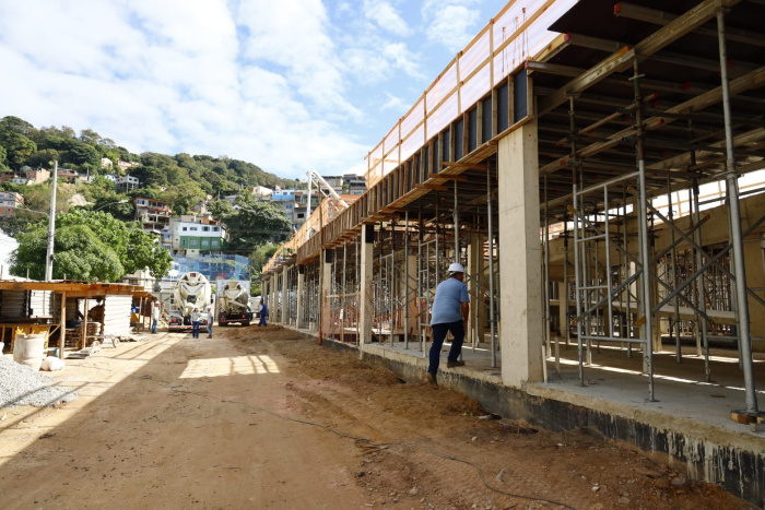 PMV avança na construção da primeira UPA de Vitória com nova etapa da obra