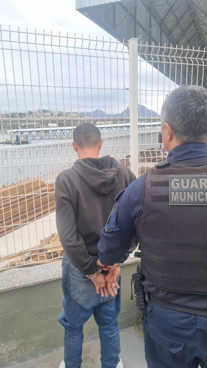 Integrante de facção é detido pela Guarda de Vitória prestes a viajar para São Paulo