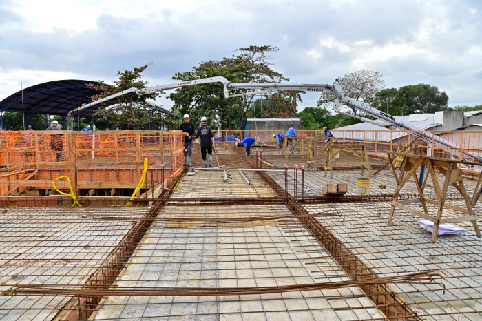 Nova US do Bairro República avança com concretagem de laje