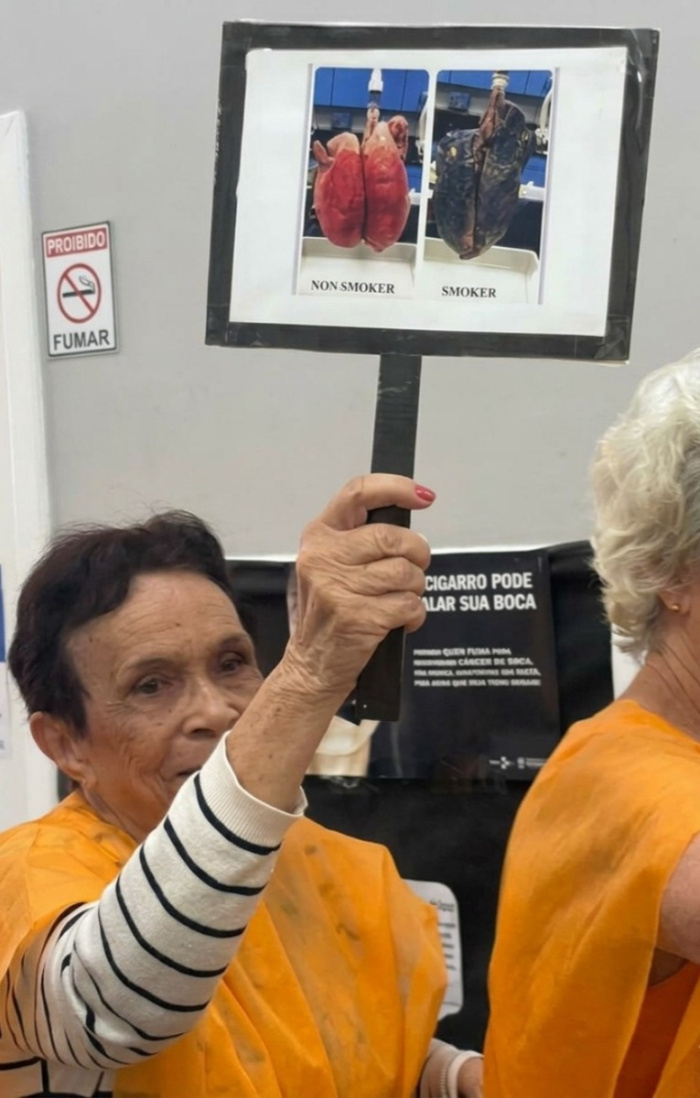 Ação pelo Dia de Combate ao Fumo na US Ilha do Príncipe teve com música e cartazes
