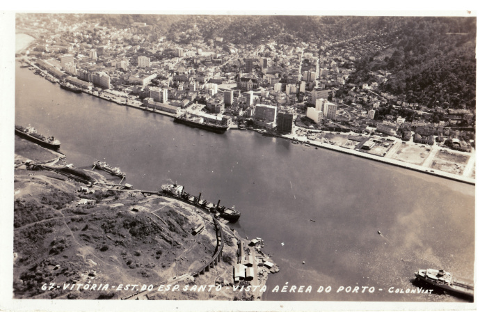 Vista do Porto de Vitória a partir do Morro do Macaco, em Vila Velha. 1970