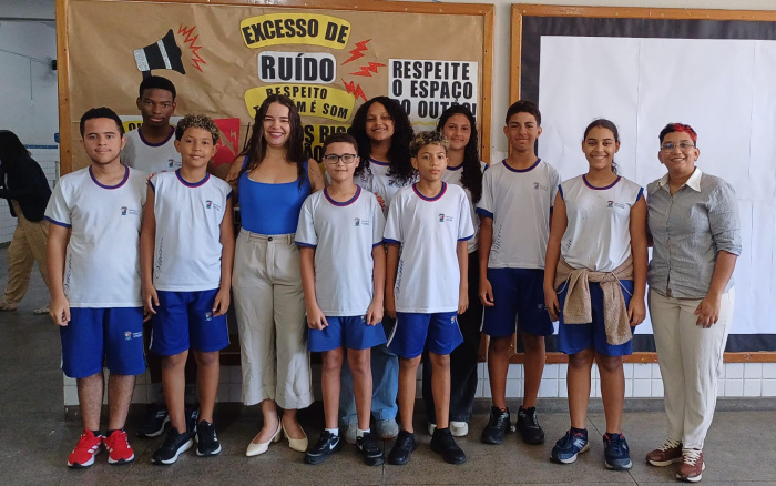 Pibic Jr - Alunos do projeto Semáforo do Som, na Emef Izaura Marques da Silva