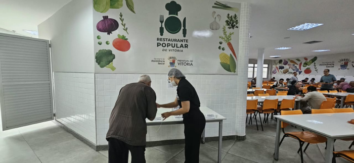 Escolha do cardápio para o Dia do Idoso no Restaurante Popular